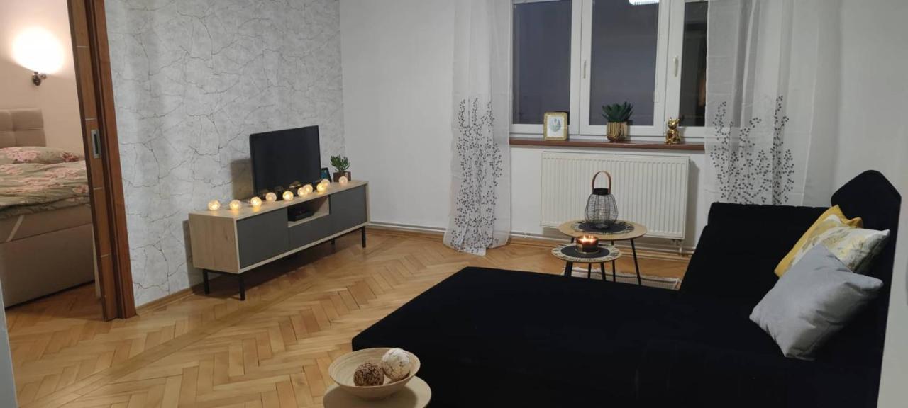 Apartman Visnovka Apartment Pardubice Luaran gambar